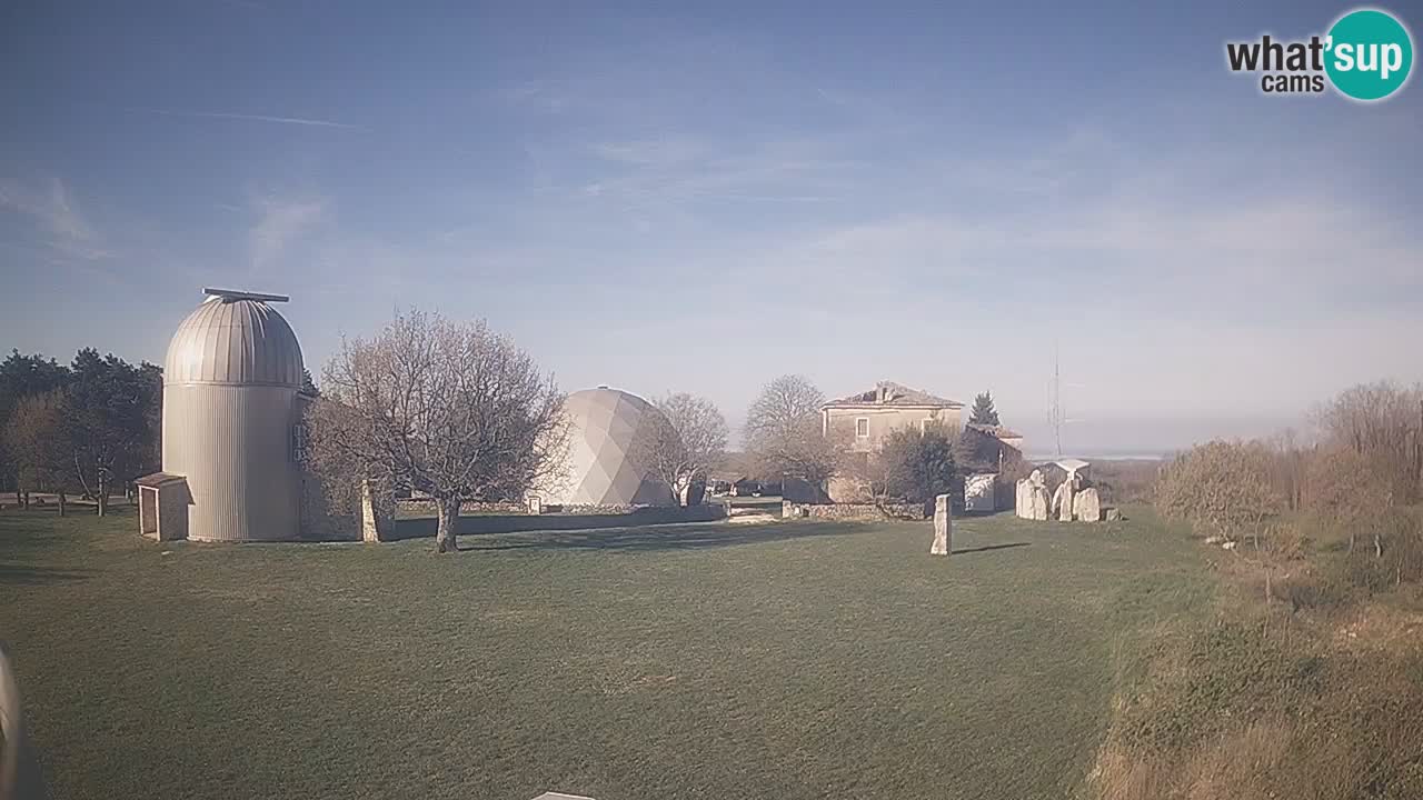 Observatorij Višnjan spletna kamera – Odkrivajte nebo, asteroide, komete in meteorite