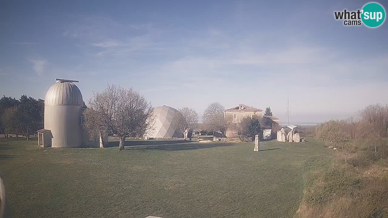 Cámara web en vivo del Observatorio de Višnjan: explora el cielo, los asteroides, cometas y meteoroides