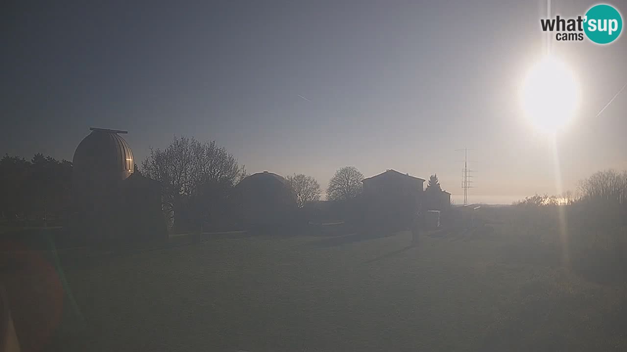 Višnjan-Observatorium Live Webcam – Explore the Sky, Asteroids, Comets, and Meteoroids