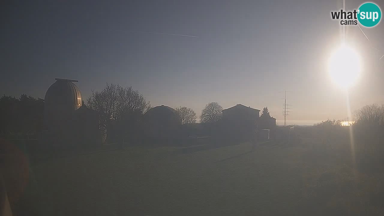 Cámara web en vivo del Observatorio de Višnjan: explora el cielo, los asteroides, cometas y meteoroides