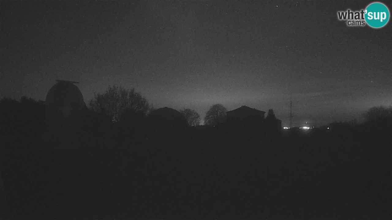 Webcam en direct de l’Observatoire de Višnjan – Explorez le ciel, les astéroïdes, les comètes et les météoroïdes