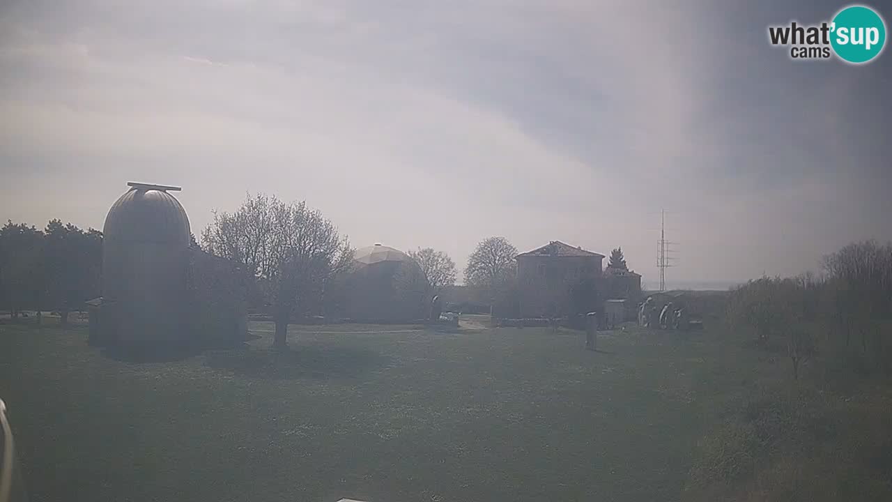 Višnjan-Observatorium Live Webcam – Explore the Sky, Asteroids, Comets, and Meteoroids