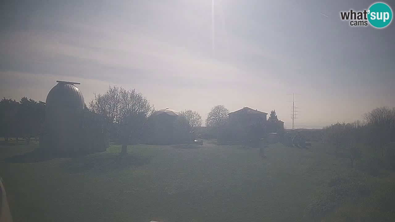 Višnjan-Observatorium Live Webcam – Explore the Sky, Asteroids, Comets, and Meteoroids