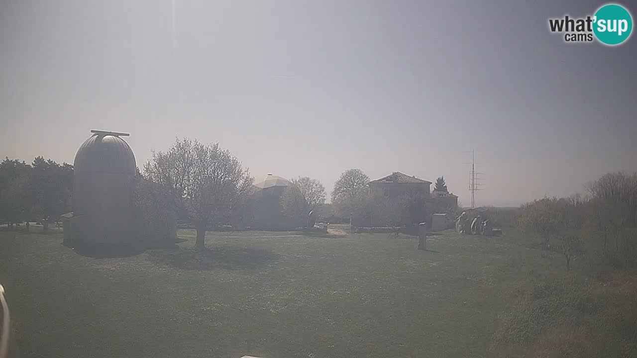 Cámara web en vivo del Observatorio de Višnjan: explora el cielo, los asteroides, cometas y meteoroides