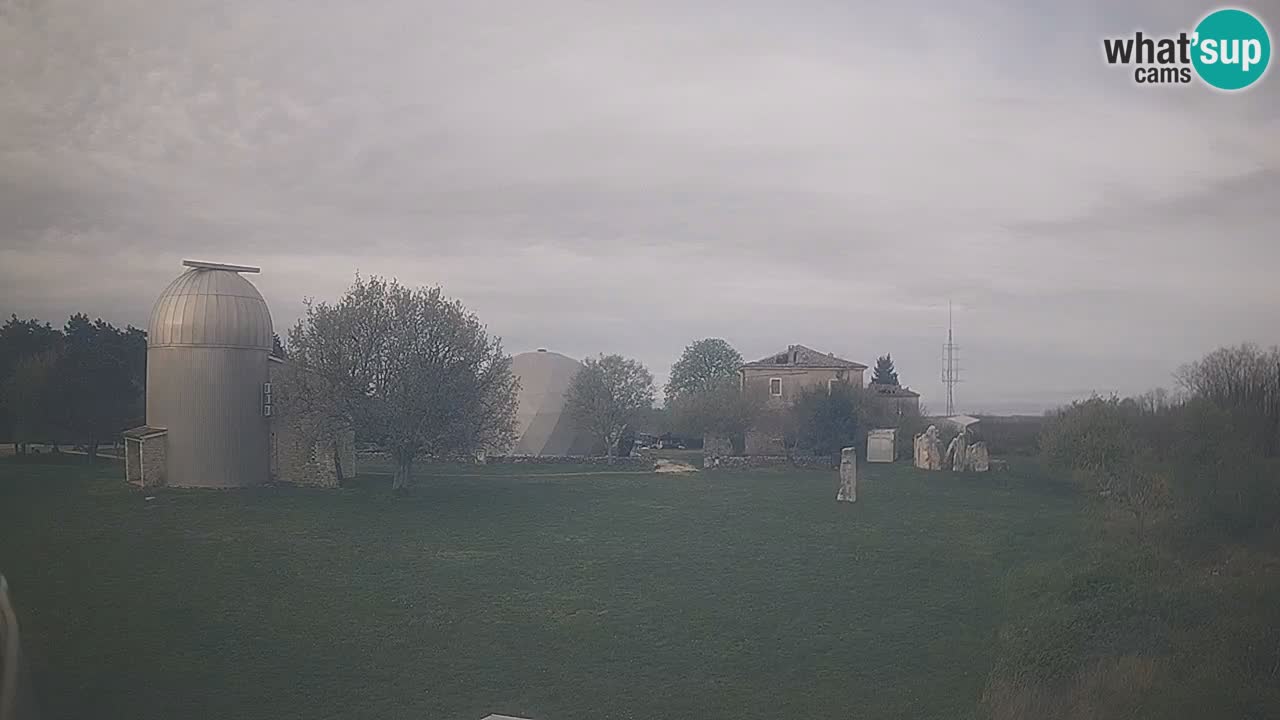 Observatorij Višnjan spletna kamera – Odkrivajte nebo, asteroide, komete in meteorite