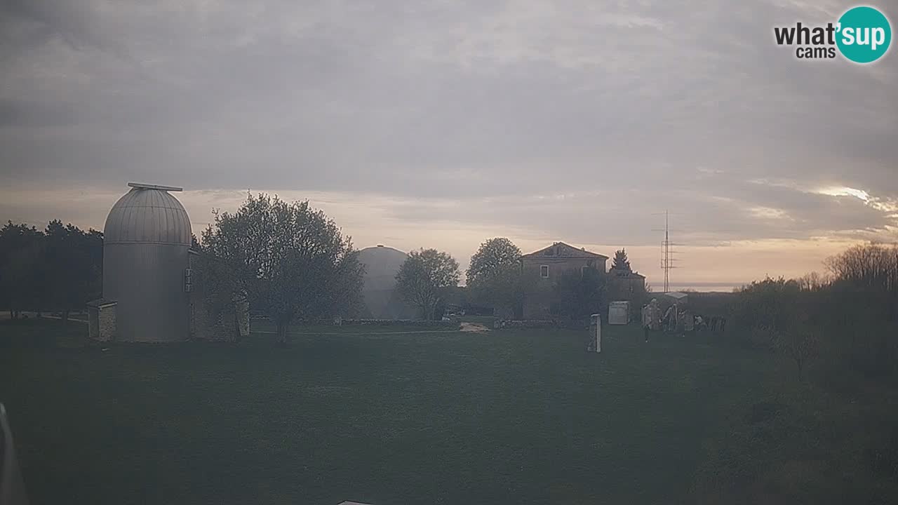 Višnjan Observatory Live Webcam – Explore the Sky, Asteroids, Comets, and Meteoroids