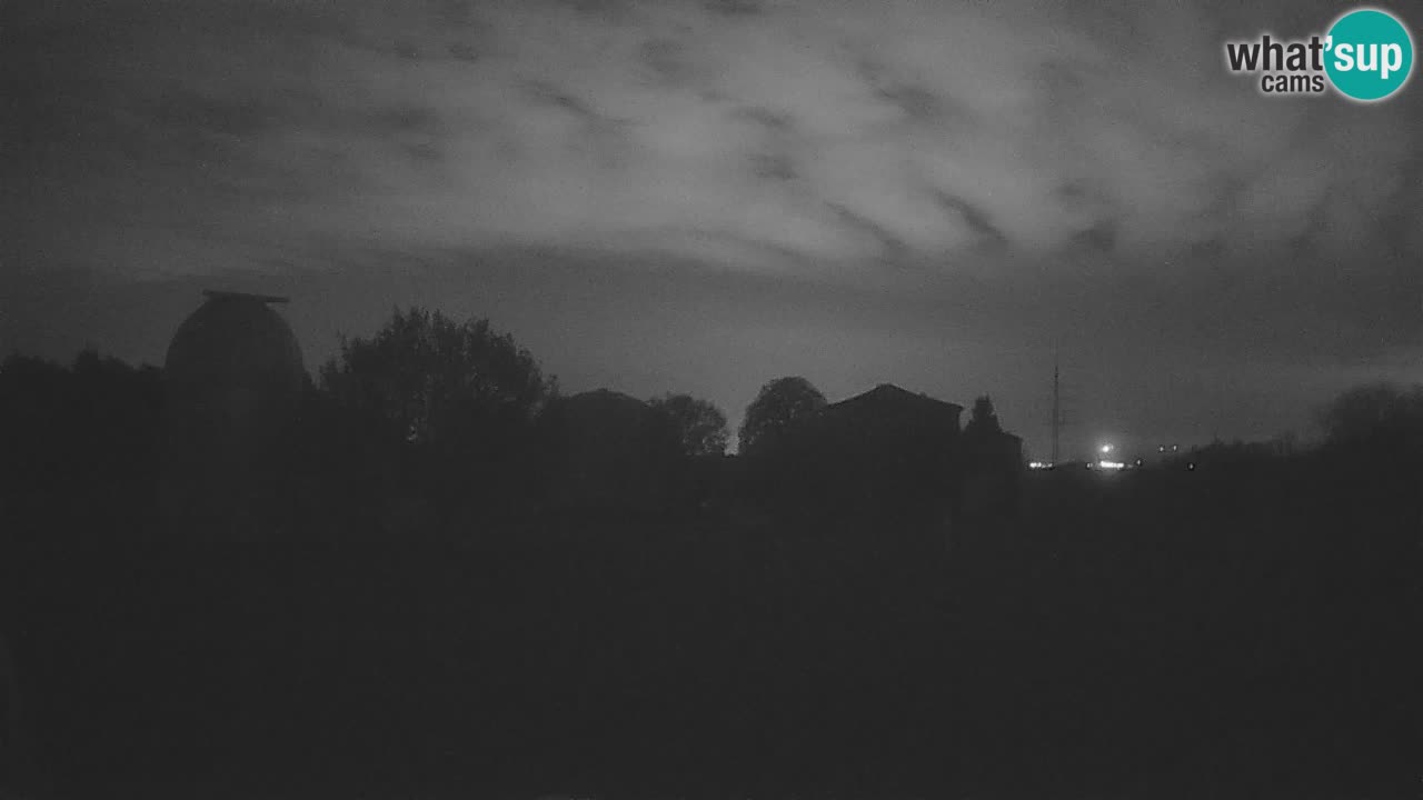 Višnjan-Observatorium Live Webcam – Explore the Sky, Asteroids, Comets, and Meteoroids