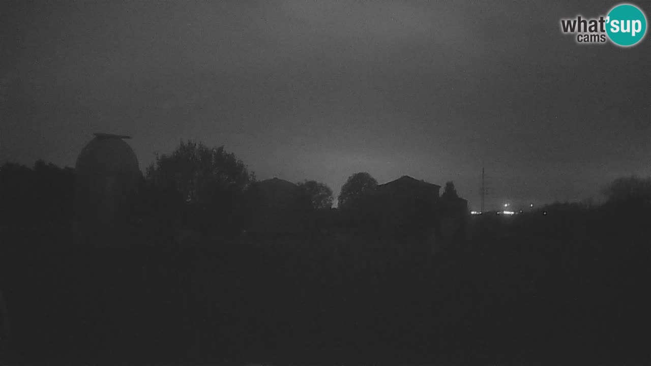 Observatorij Višnjan spletna kamera – Odkrivajte nebo, asteroide, komete in meteorite