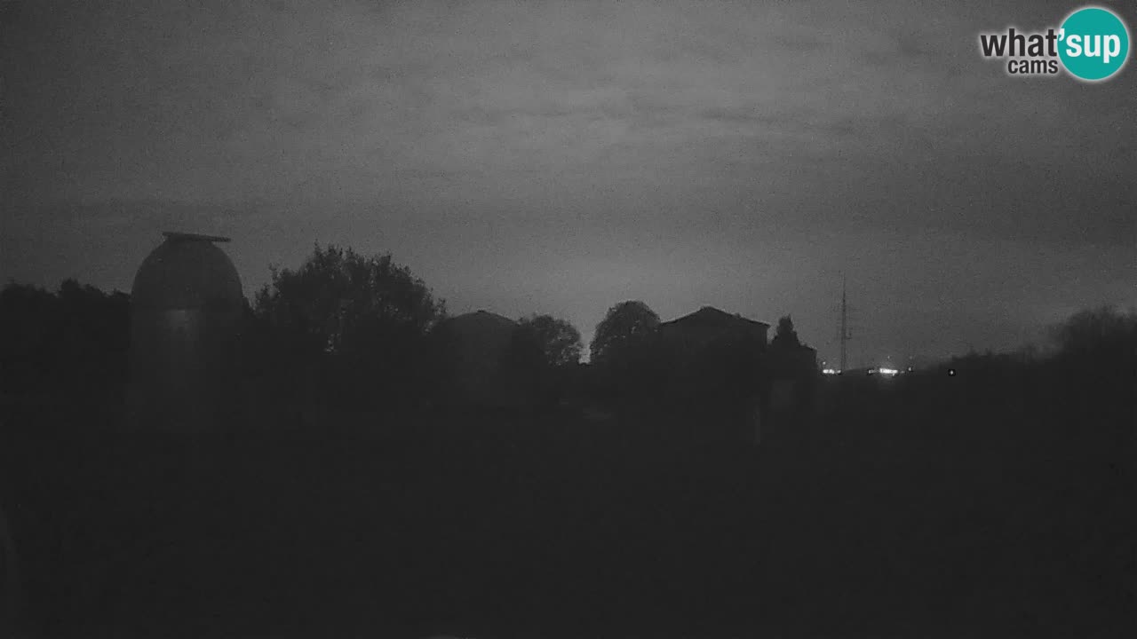 Višnjan-Observatorium Live Webcam – Explore the Sky, Asteroids, Comets, and Meteoroids