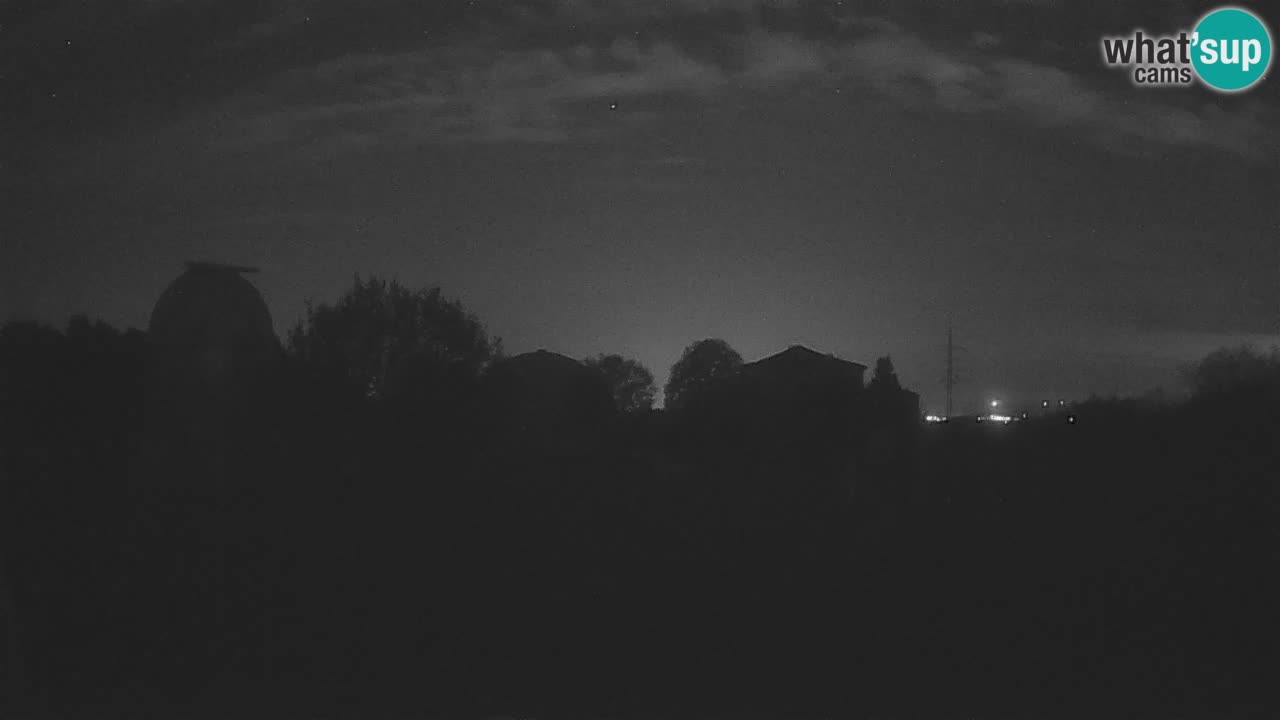 Višnjan-Observatorium Live Webcam – Explore the Sky, Asteroids, Comets, and Meteoroids