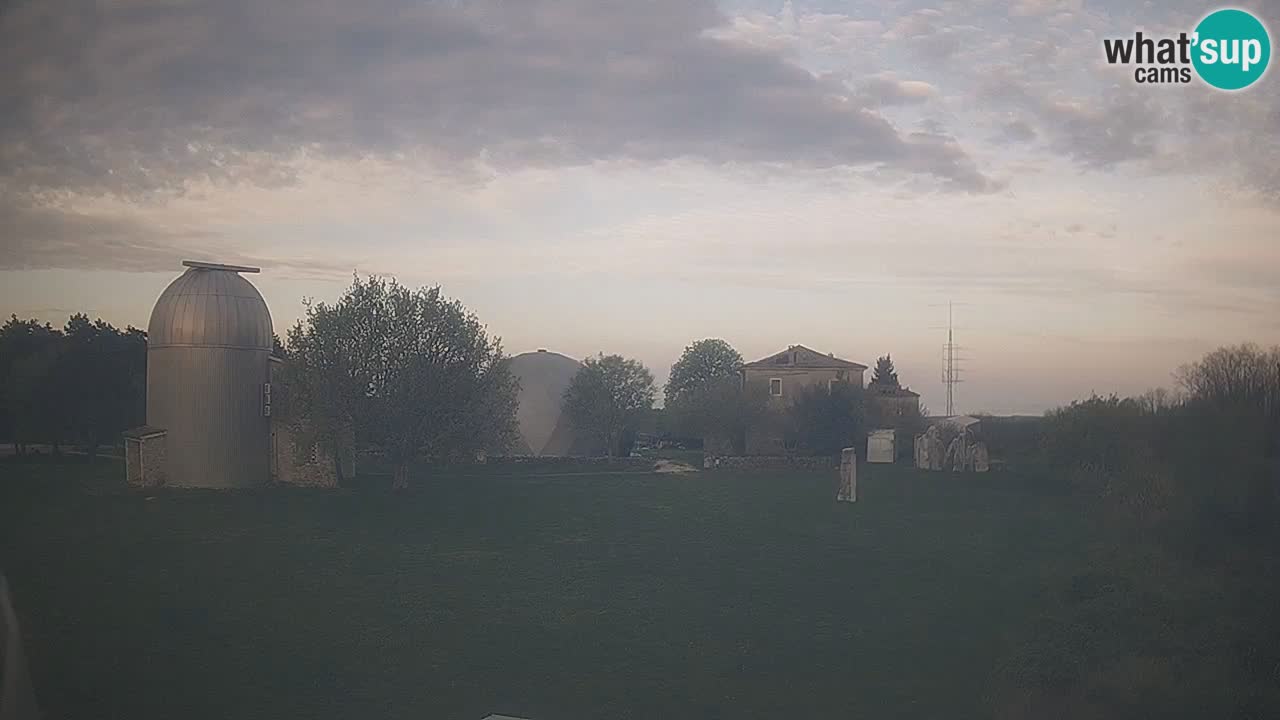 Observatorij Višnjan spletna kamera – Odkrivajte nebo, asteroide, komete in meteorite