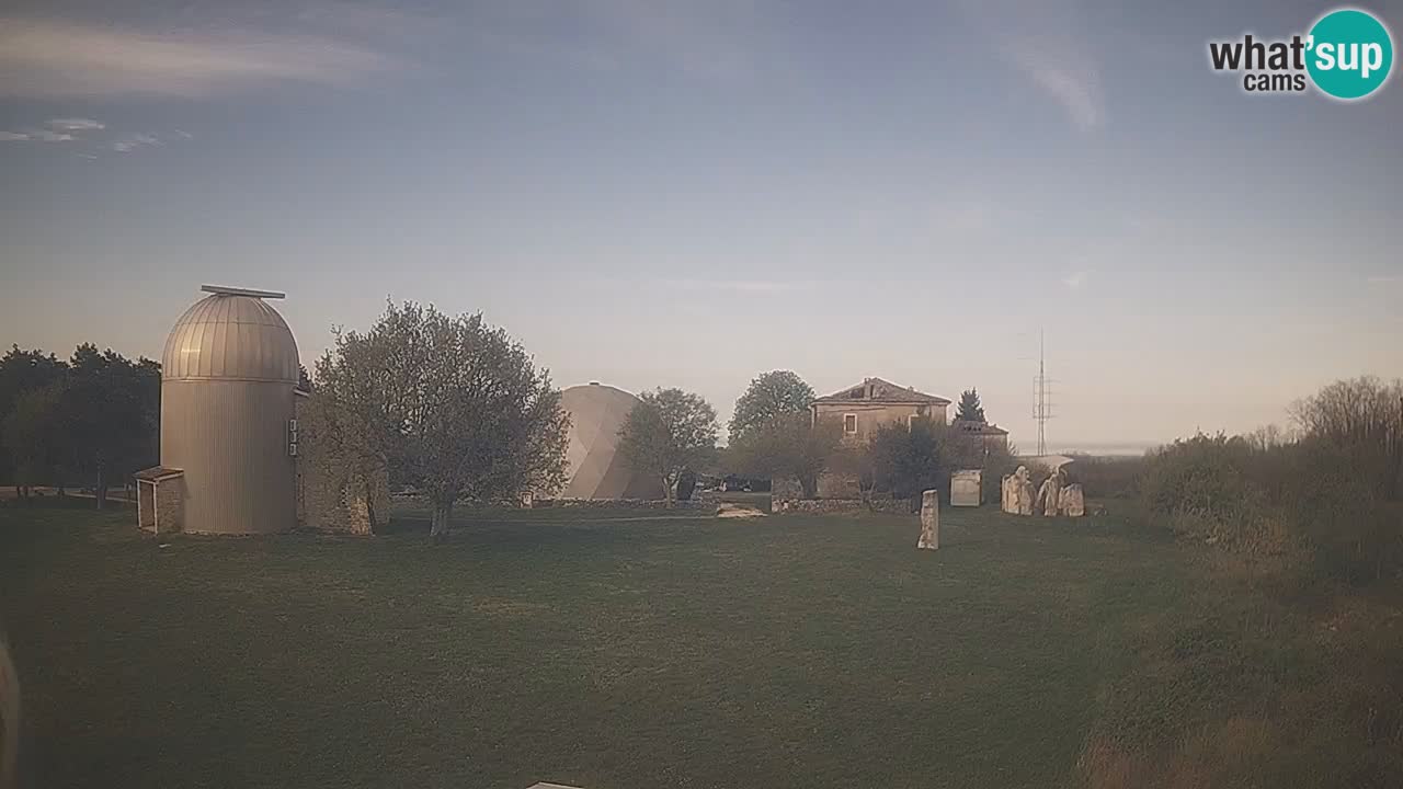 Cámara web en vivo del Observatorio de Višnjan: explora el cielo, los asteroides, cometas y meteoroides