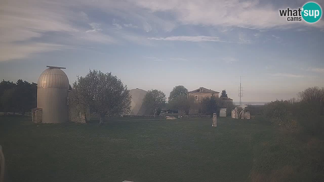 Cámara web en vivo del Observatorio de Višnjan: explora el cielo, los asteroides, cometas y meteoroides