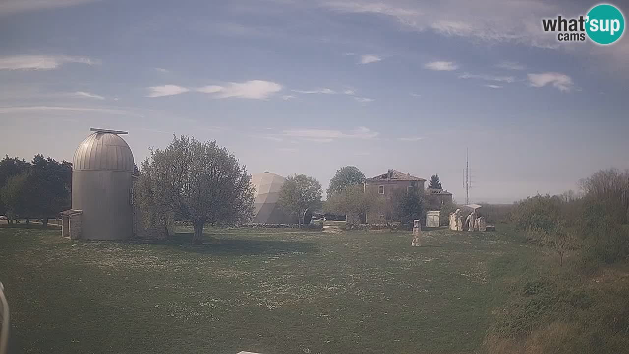 Webcam en direct de l’Observatoire de Višnjan – Explorez le ciel, les astéroïdes, les comètes et les météoroïdes