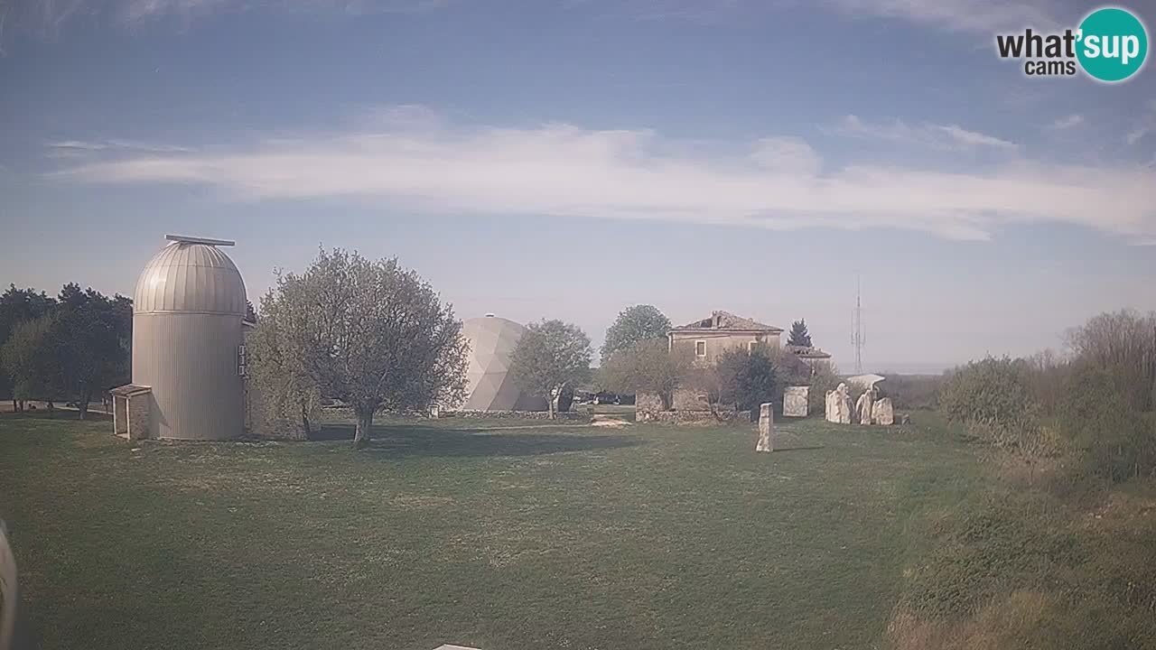 Webcam en direct de l’Observatoire de Višnjan – Explorez le ciel, les astéroïdes, les comètes et les météoroïdes