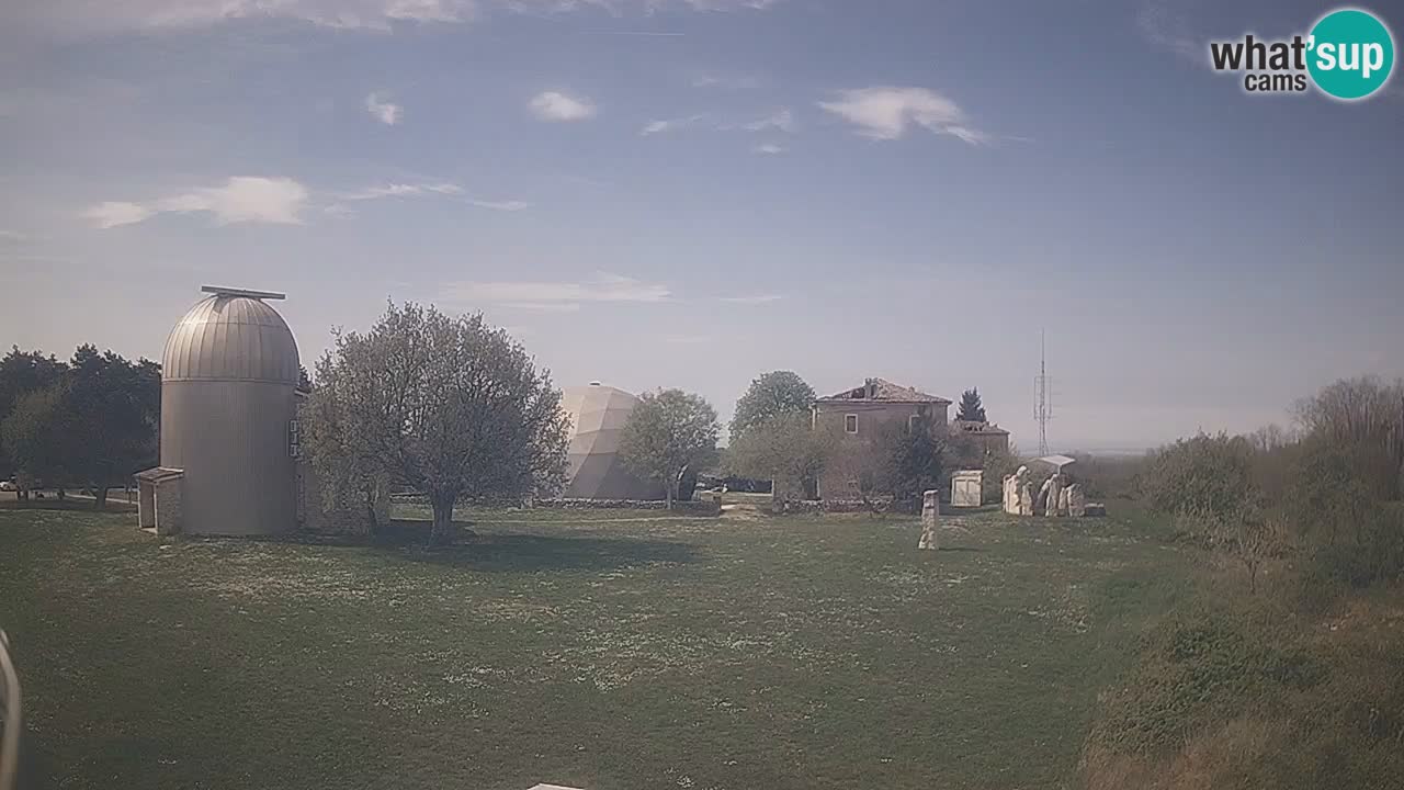 Cámara web en vivo del Observatorio de Višnjan: explora el cielo, los asteroides, cometas y meteoroides