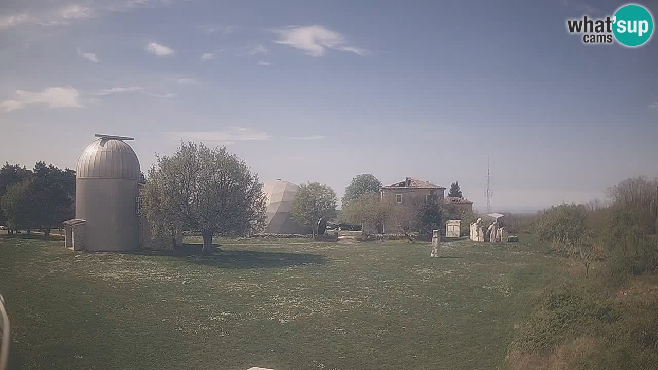 Višnjan-Observatorium Live Webcam – Explore the Sky, Asteroids, Comets, and Meteoroids