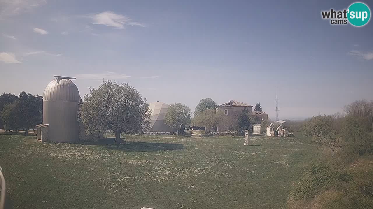 Webcam en direct de l’Observatoire de Višnjan – Explorez le ciel, les astéroïdes, les comètes et les météoroïdes