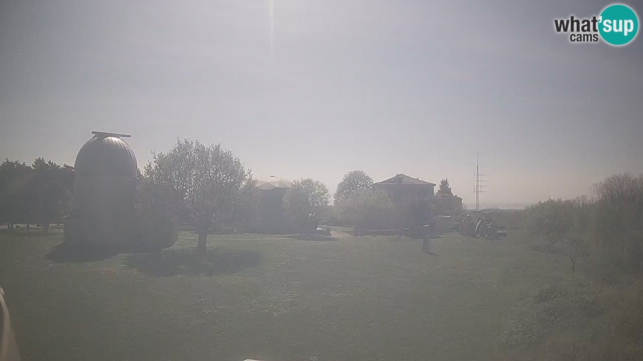 Višnjan-Observatorium Live Webcam – Explore the Sky, Asteroids, Comets, and Meteoroids