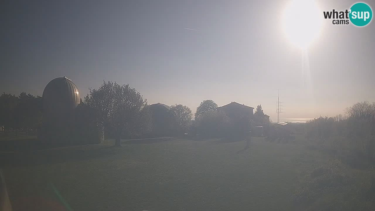 Višnjan-Observatorium Live Webcam – Explore the Sky, Asteroids, Comets, and Meteoroids