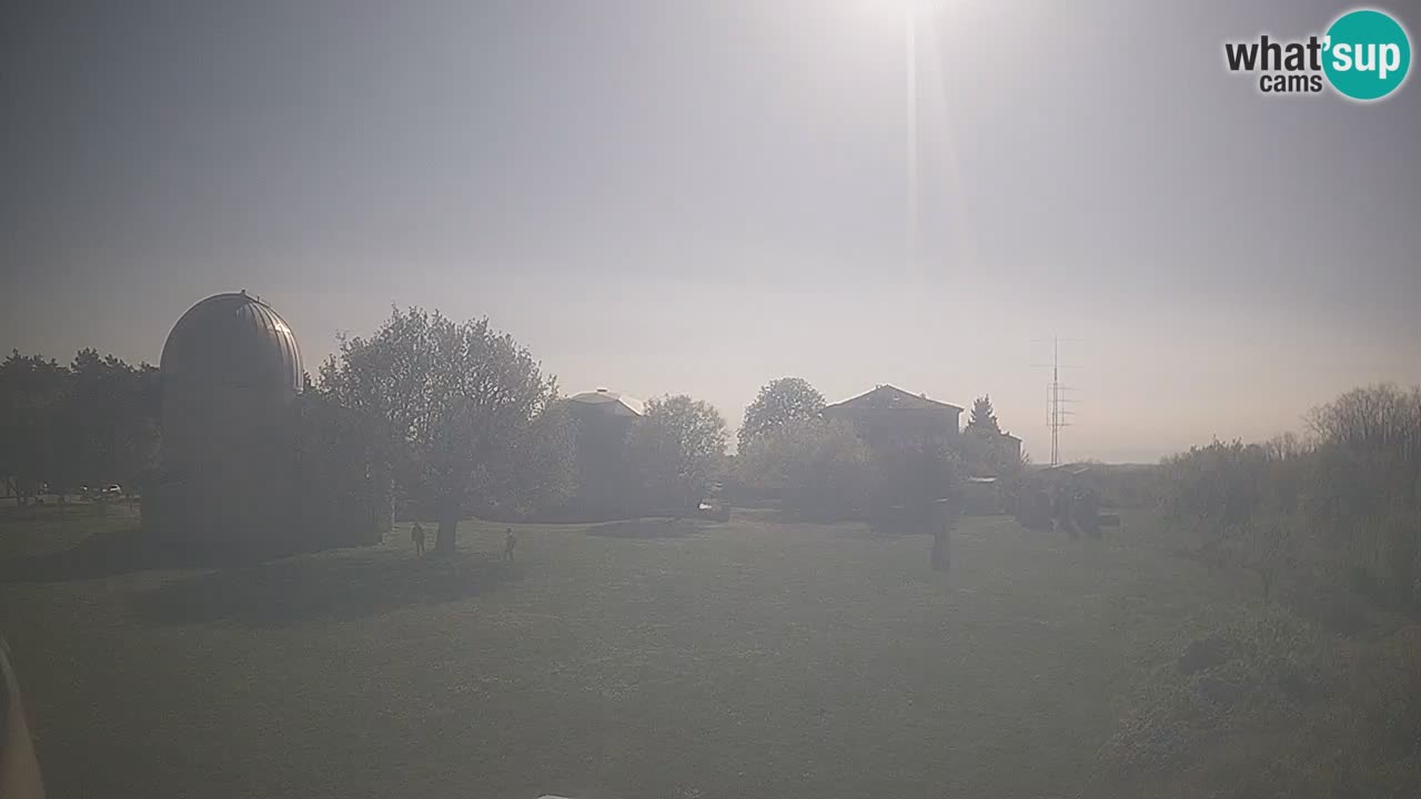 Webcam live dell’Osservatorio di – Esplora il cielo, gli asteroidi, i comete e i meteoroidi.