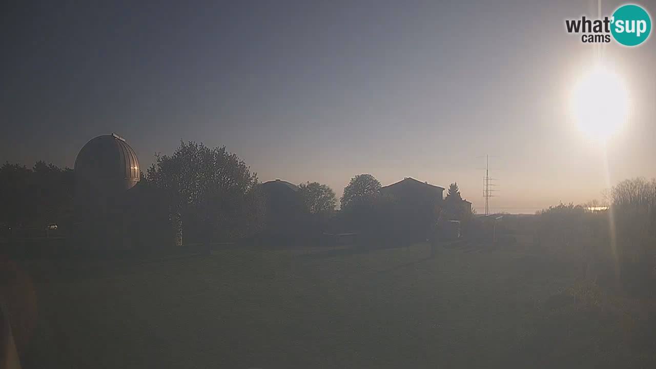 Webcam en direct de l’Observatoire de Višnjan – Explorez le ciel, les astéroïdes, les comètes et les météoroïdes