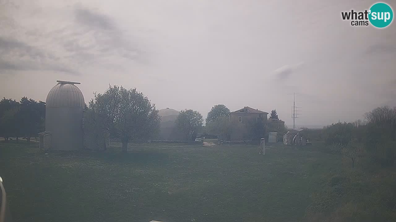 Webcam en direct de l’Observatoire de Višnjan – Explorez le ciel, les astéroïdes, les comètes et les météoroïdes