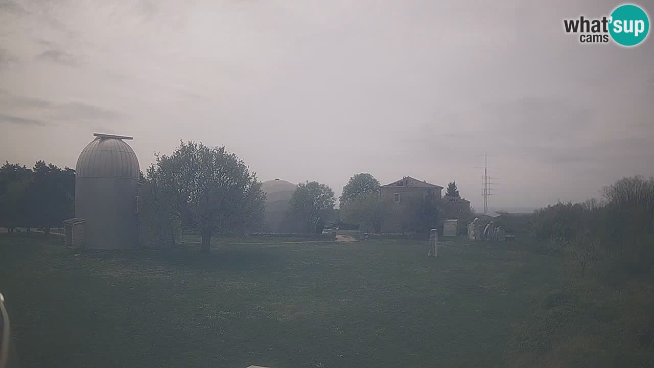 Višnjan-Observatorium Live Webcam – Explore the Sky, Asteroids, Comets, and Meteoroids