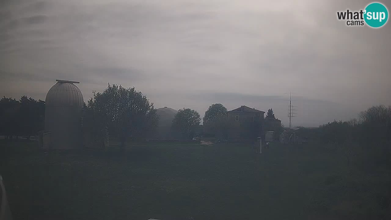 Webcam live dell’Osservatorio di  – Esplora il cielo, gli asteroidi, i comete e i meteoroidi.