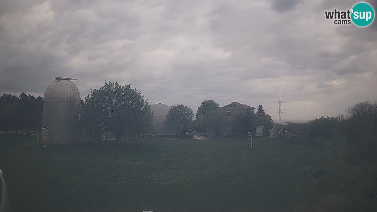 Cámara web en vivo del Observatorio de Višnjan: explora el cielo, los asteroides, cometas y meteoroides