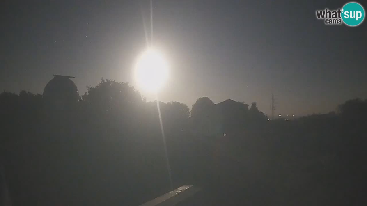 Observatorij Višnjan spletna kamera – Odkrivajte nebo, asteroide, komete in meteorite
