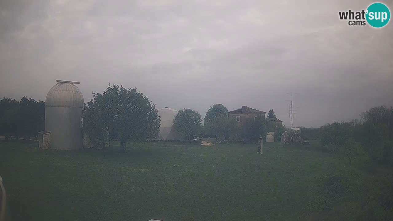 Cámara web en vivo del Observatorio de Višnjan: explora el cielo, los asteroides, cometas y meteoroides