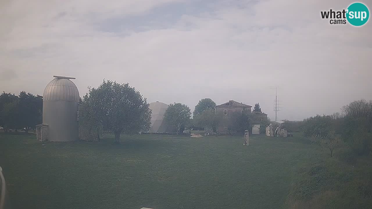 Cámara web en vivo del Observatorio de Višnjan: explora el cielo, los asteroides, cometas y meteoroides