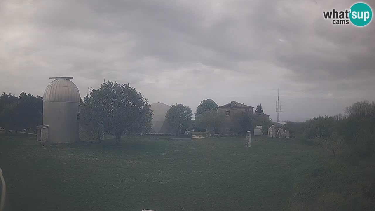 Cámara web en vivo del Observatorio de Višnjan: explora el cielo, los asteroides, cometas y meteoroides