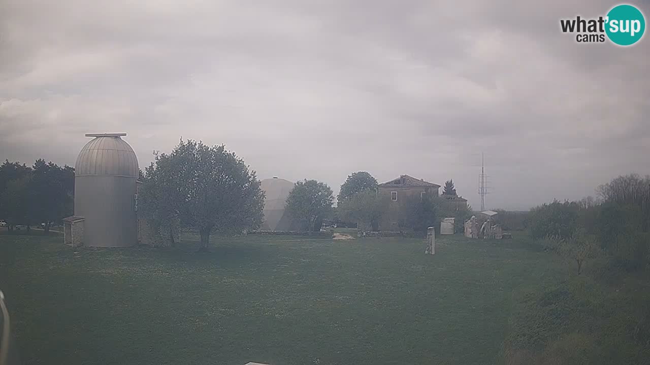 Višnjan-Observatorium Live Webcam – Explore the Sky, Asteroids, Comets, and Meteoroids