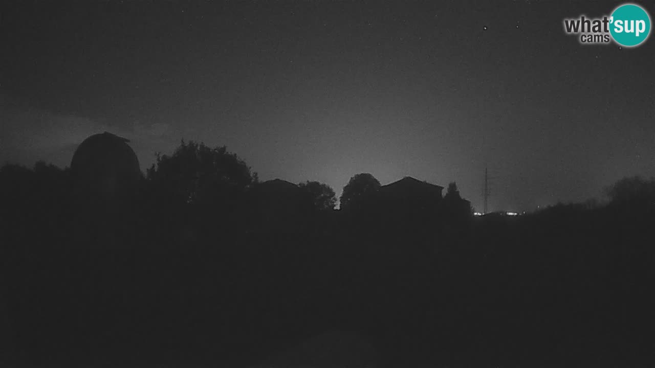 Webcam live dell’Osservatorio di  – Esplora il cielo, gli asteroidi, i comete e i meteoroidi.