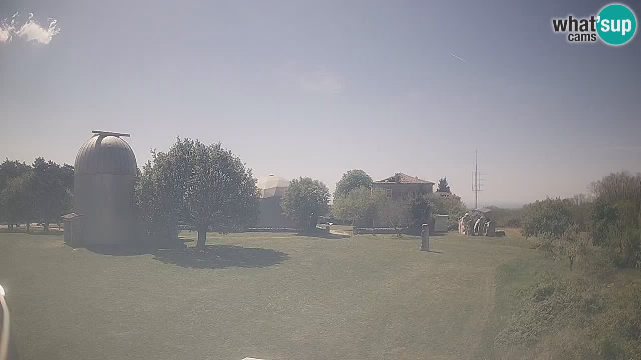 Webcam en direct de l’Observatoire de Višnjan – Explorez le ciel, les astéroïdes, les comètes et les météoroïdes