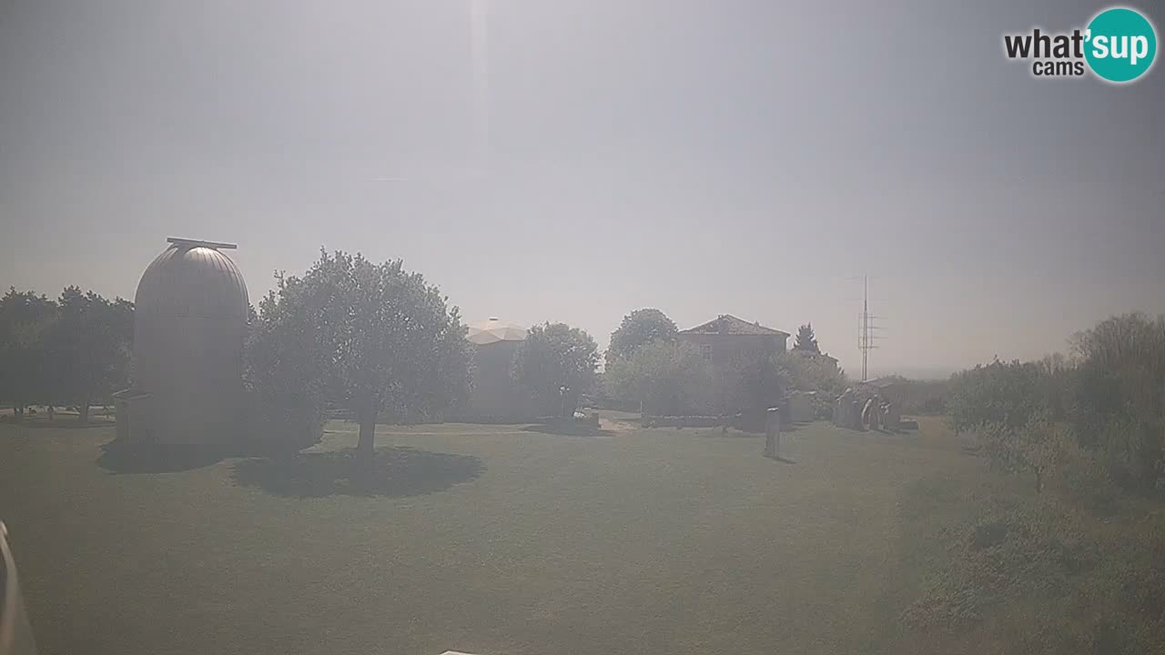 Webcam en direct de l’Observatoire de Višnjan – Explorez le ciel, les astéroïdes, les comètes et les météoroïdes