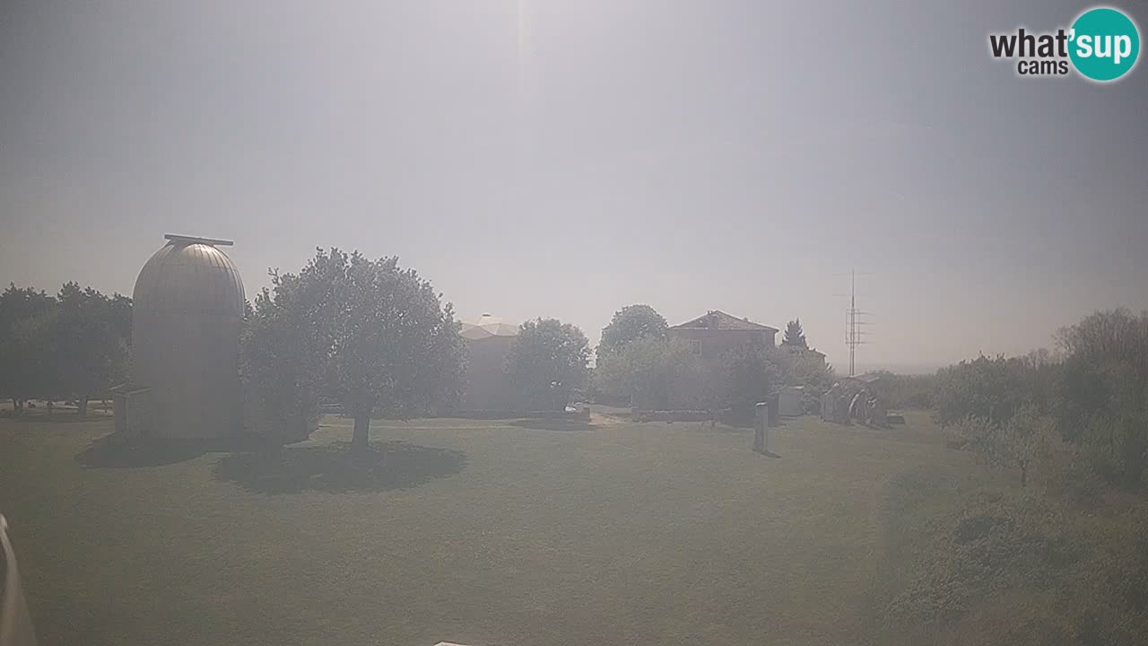 Webcam en direct de l’Observatoire de Višnjan – Explorez le ciel, les astéroïdes, les comètes et les météoroïdes