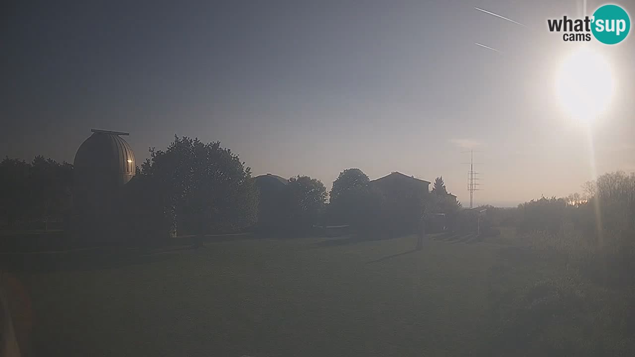 Višnjan-Observatorium Live Webcam – Explore the Sky, Asteroids, Comets, and Meteoroids