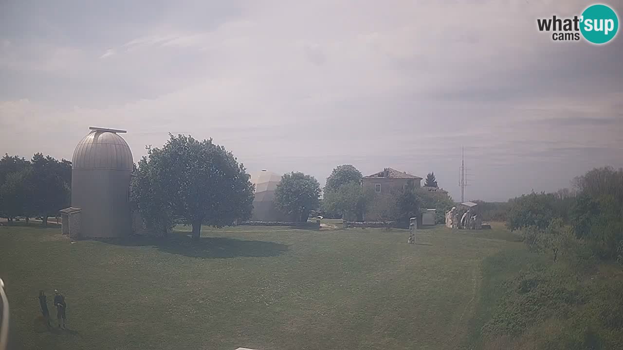 Višnjan-Observatorium Live Webcam – Explore the Sky, Asteroids, Comets, and Meteoroids