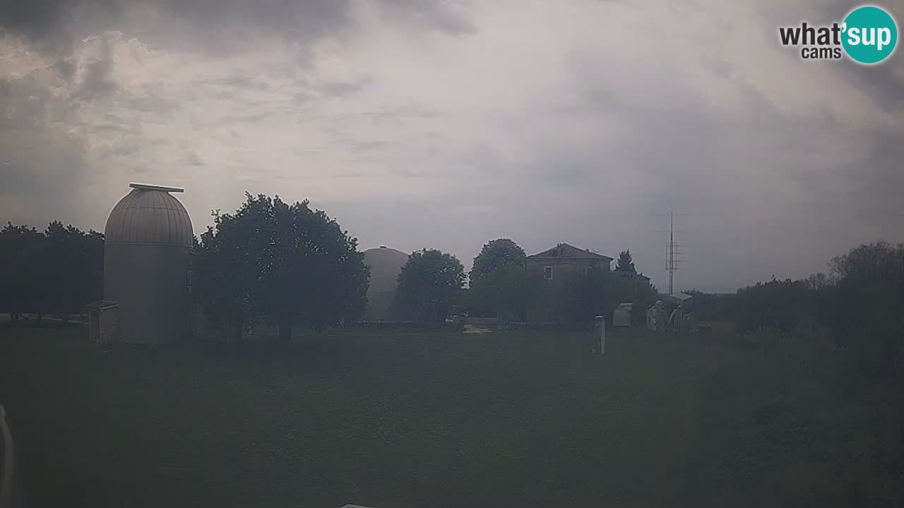 Cámara web en vivo del Observatorio de Višnjan: explora el cielo, los asteroides, cometas y meteoroides