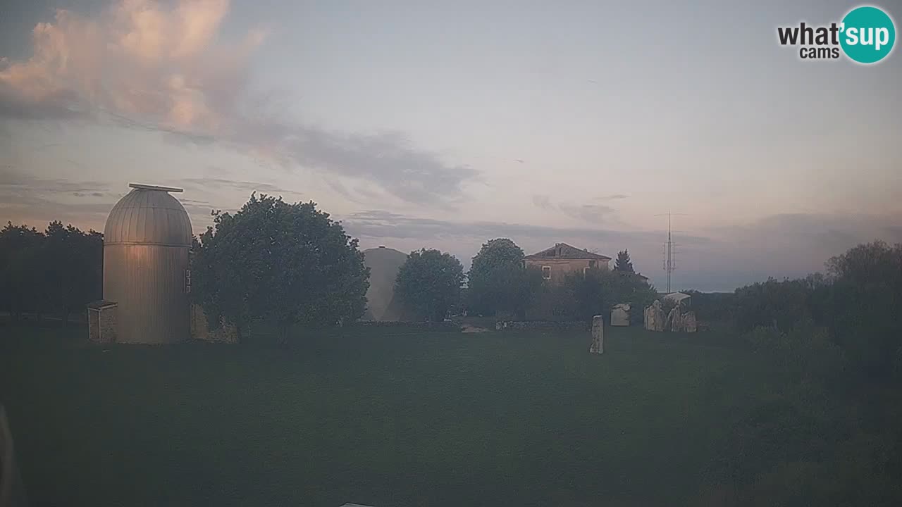 Višnjan-Observatorium Live Webcam – Explore the Sky, Asteroids, Comets, and Meteoroids