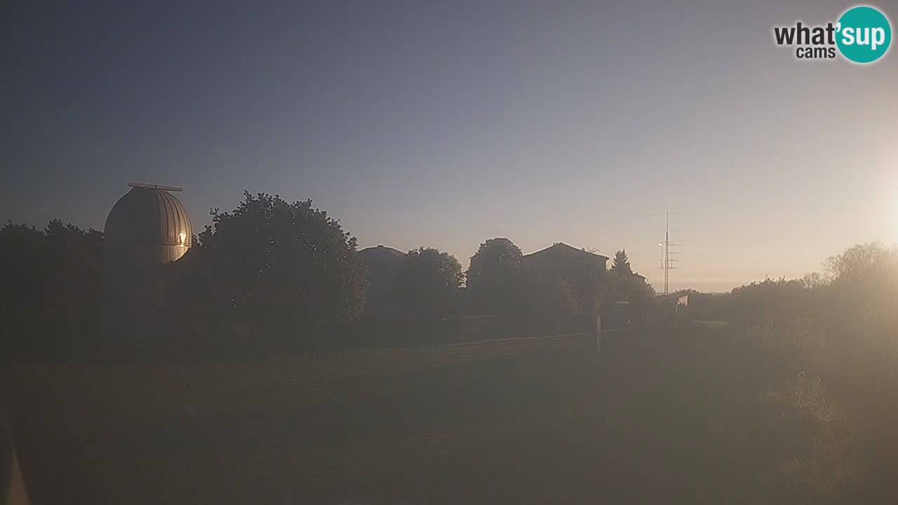 Višnjan-Observatorium Live Webcam – Explore the Sky, Asteroids, Comets, and Meteoroids