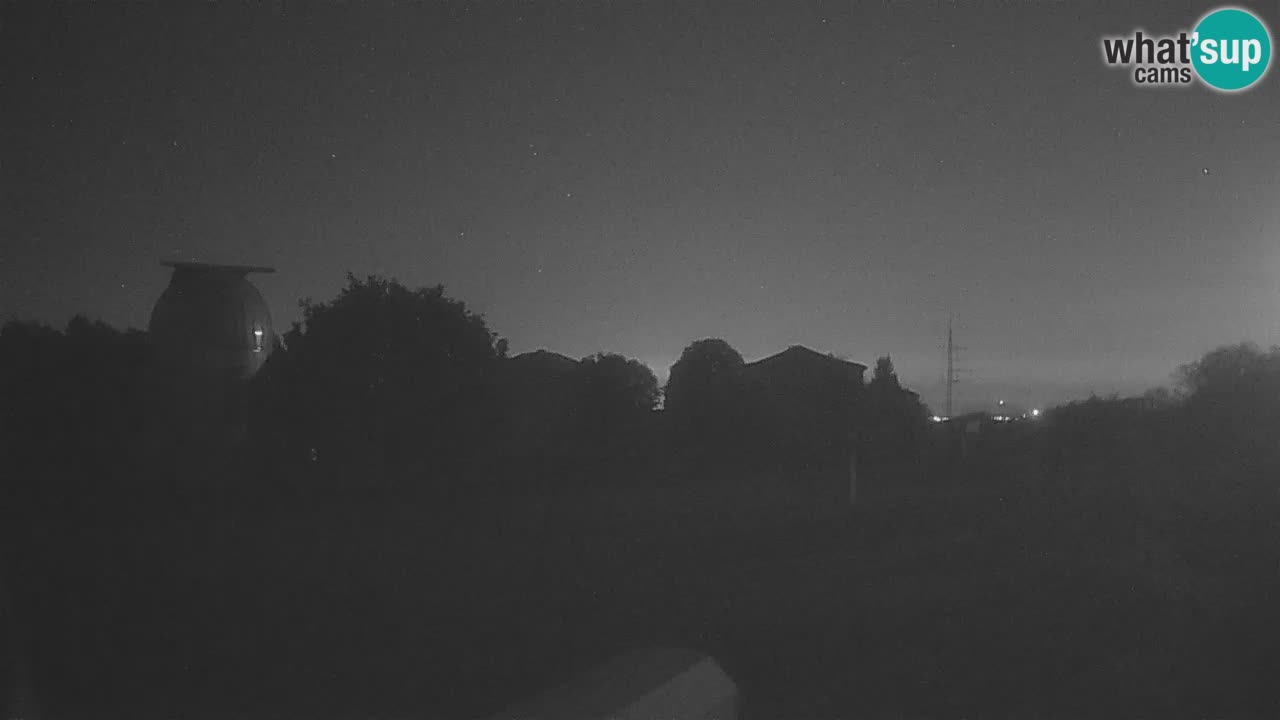 Webcam live dell’Osservatorio di  – Esplora il cielo, gli asteroidi, i comete e i meteoroidi.