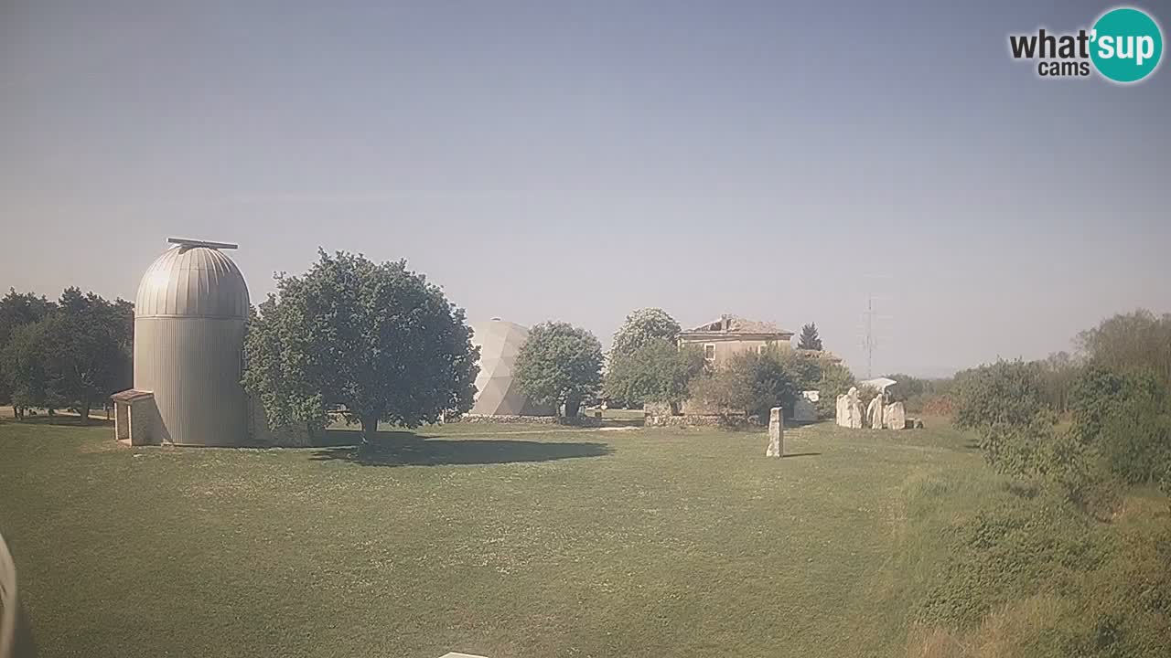 Webcam en direct de l’Observatoire de Višnjan – Explorez le ciel, les astéroïdes, les comètes et les météoroïdes