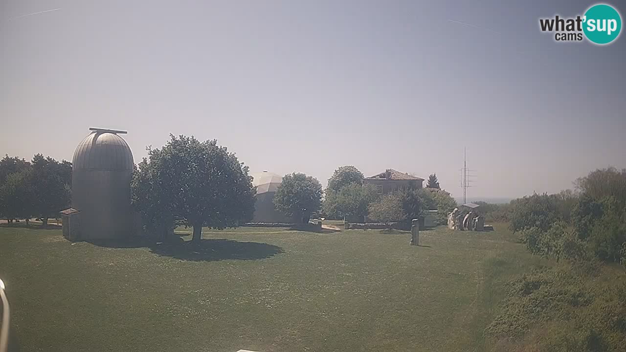 Webcam en direct de l’Observatoire de Višnjan – Explorez le ciel, les astéroïdes, les comètes et les météoroïdes