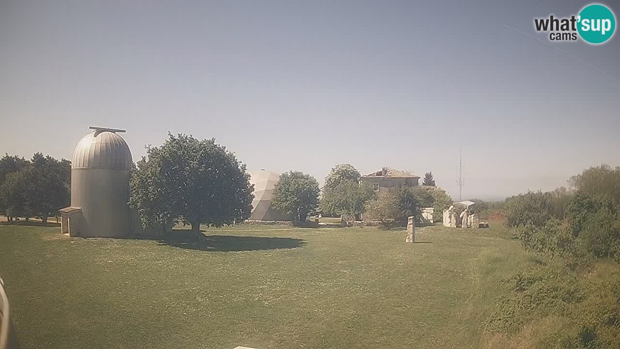 Webcam en direct de l’Observatoire de Višnjan – Explorez le ciel, les astéroïdes, les comètes et les météoroïdes