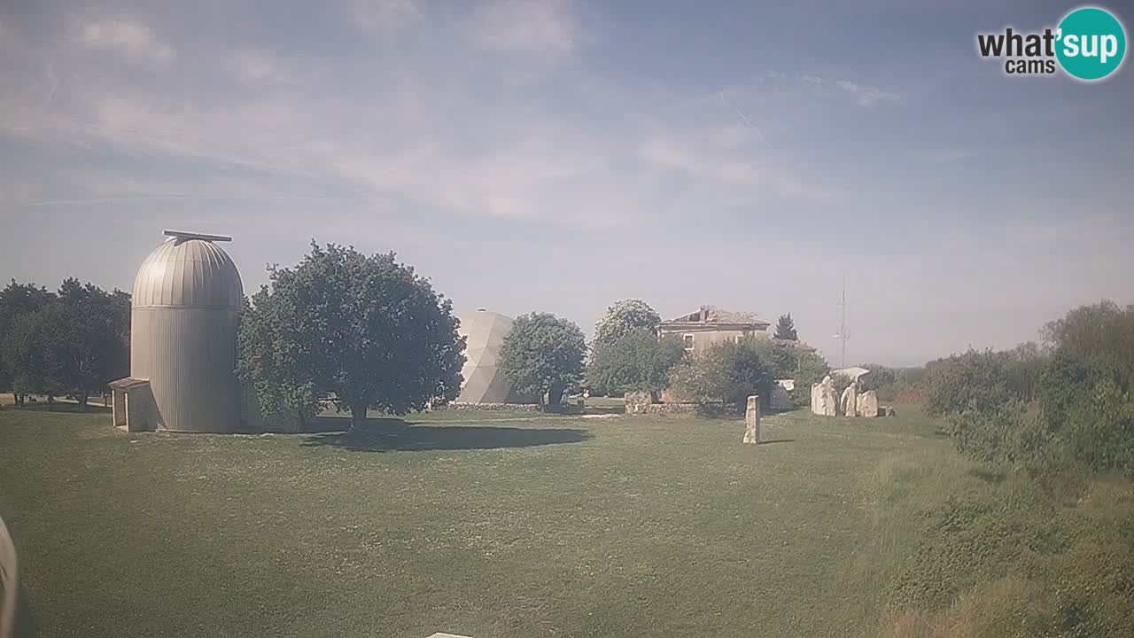 Višnjan-Observatorium Live Webcam – Explore the Sky, Asteroids, Comets, and Meteoroids