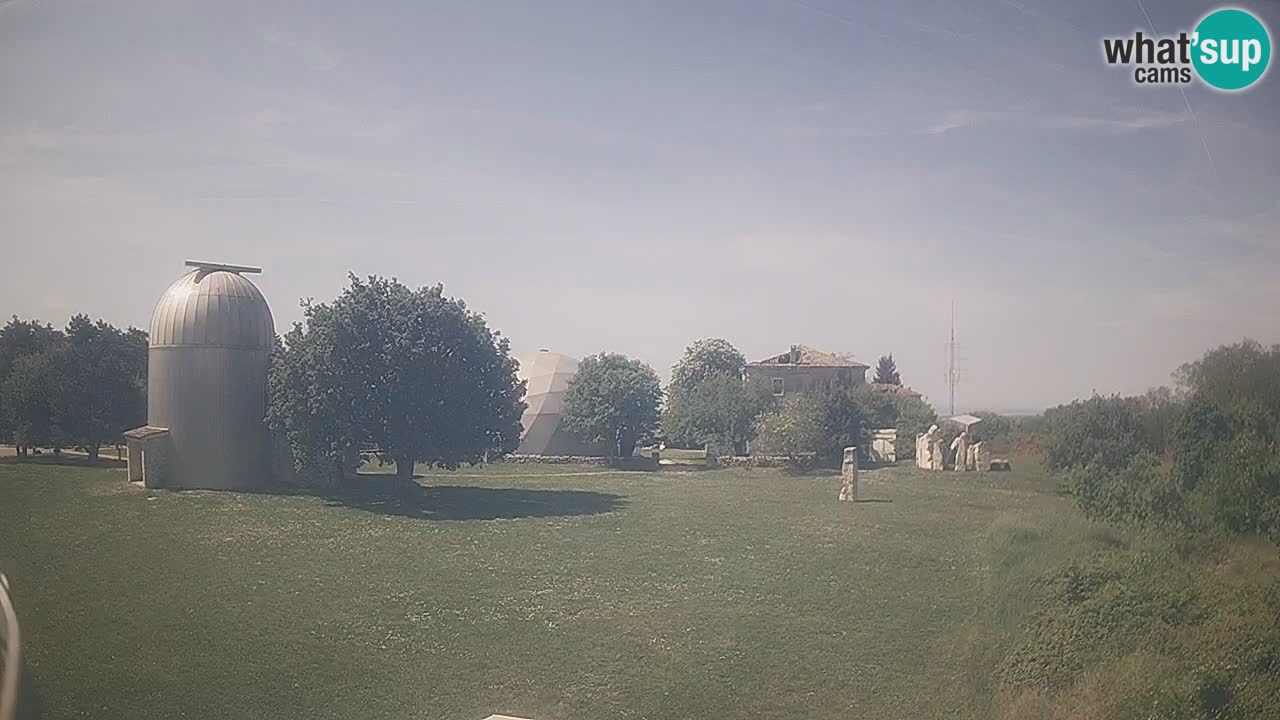 Višnjan-Observatorium Live Webcam – Explore the Sky, Asteroids, Comets, and Meteoroids